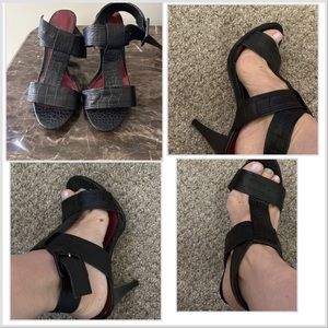 Used twice 3pairs of sexy shoes.Colin Stuart.Frederick’s of Hollywood.Size 5-5.5